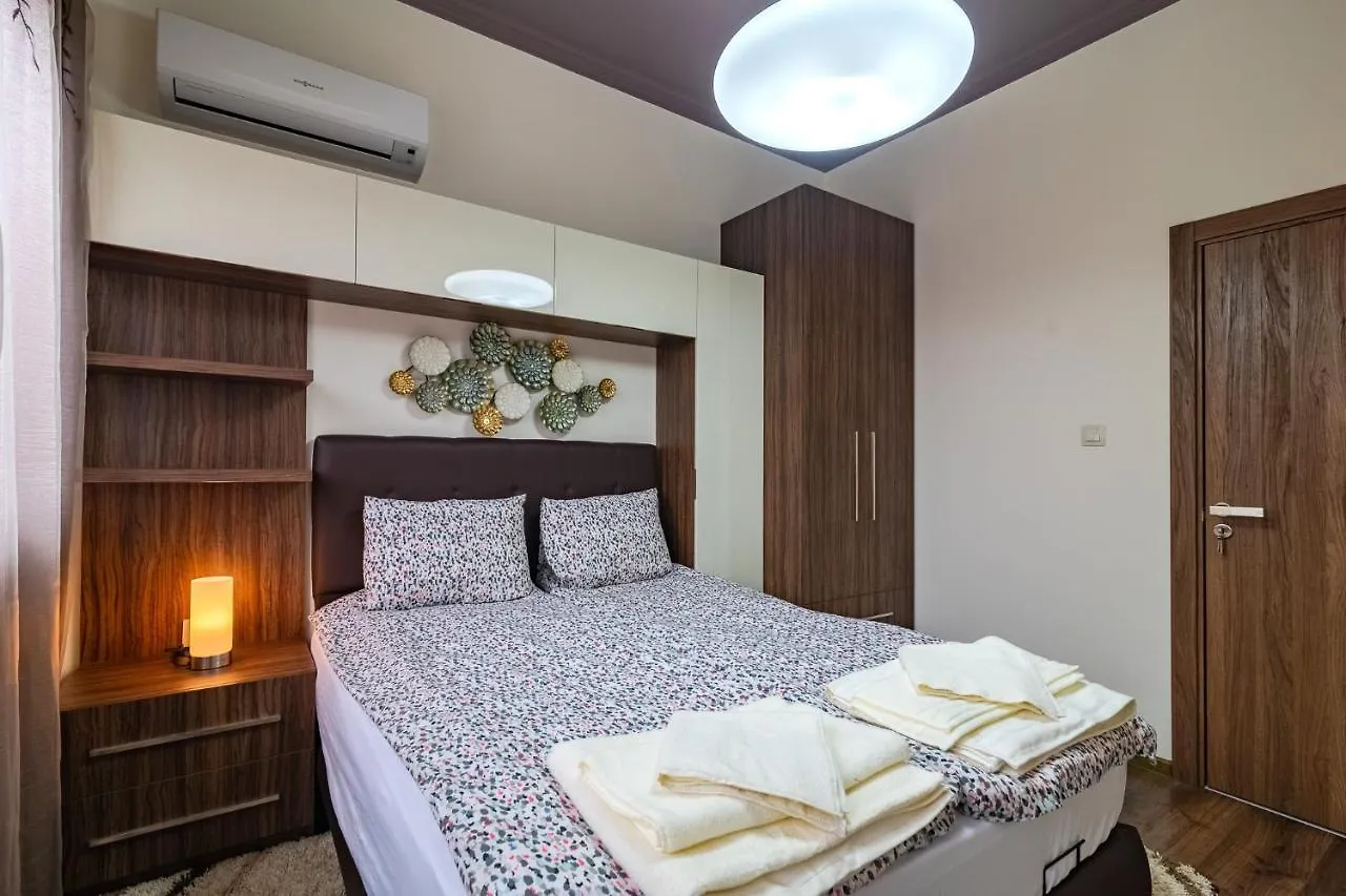 Cosy Luxury Flat In The Centrum- 90Sqm - 3 Rooms. Varna Appartement