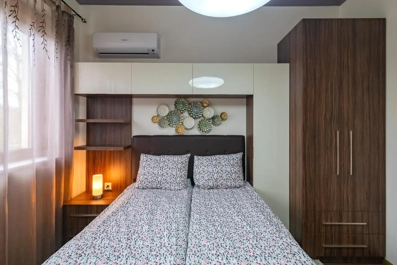 Cosy Luxury Flat In The Centrum- 90Sqm - 3 Rooms. Varna Appartement