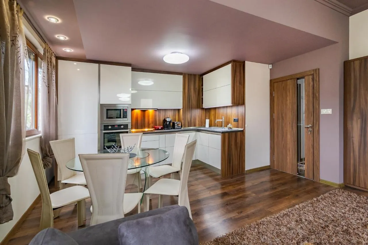 Cosy Luxury Flat In The Centrum- 90Sqm - 3 Rooms. Varna Appartement