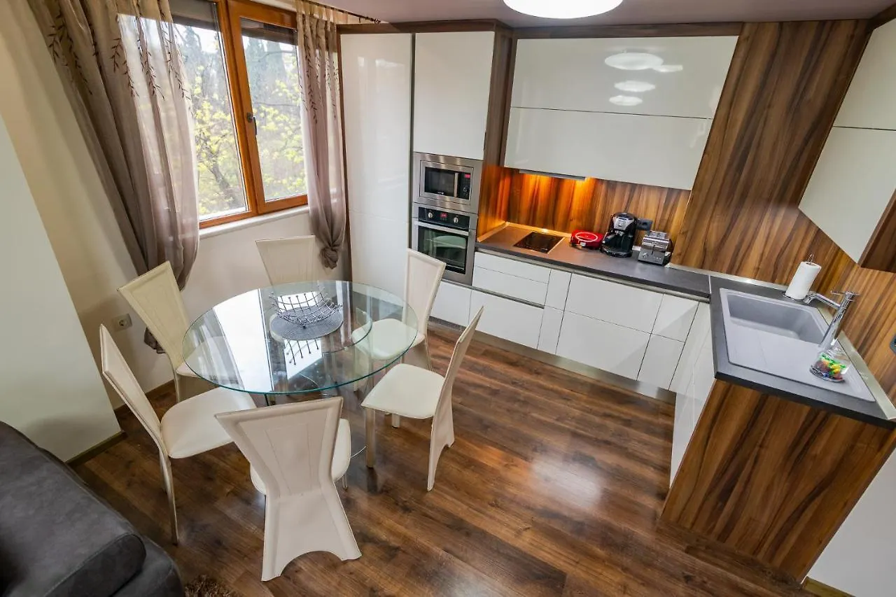 Cosy Luxury Flat In The Centrum- 90Sqm - 3 Rooms. Varna Bulgarije